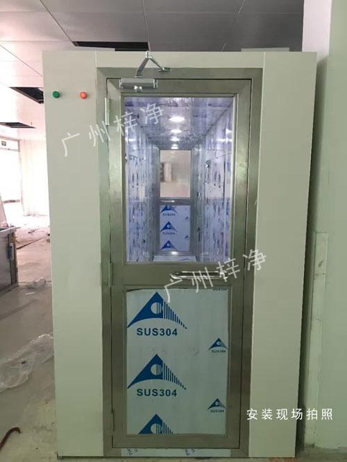 5米風(fēng)淋通道現(xiàn)場安裝實拍 5米風(fēng)淋通道現(xiàn)場安裝實拍